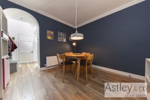 dining room- click for photo gallery